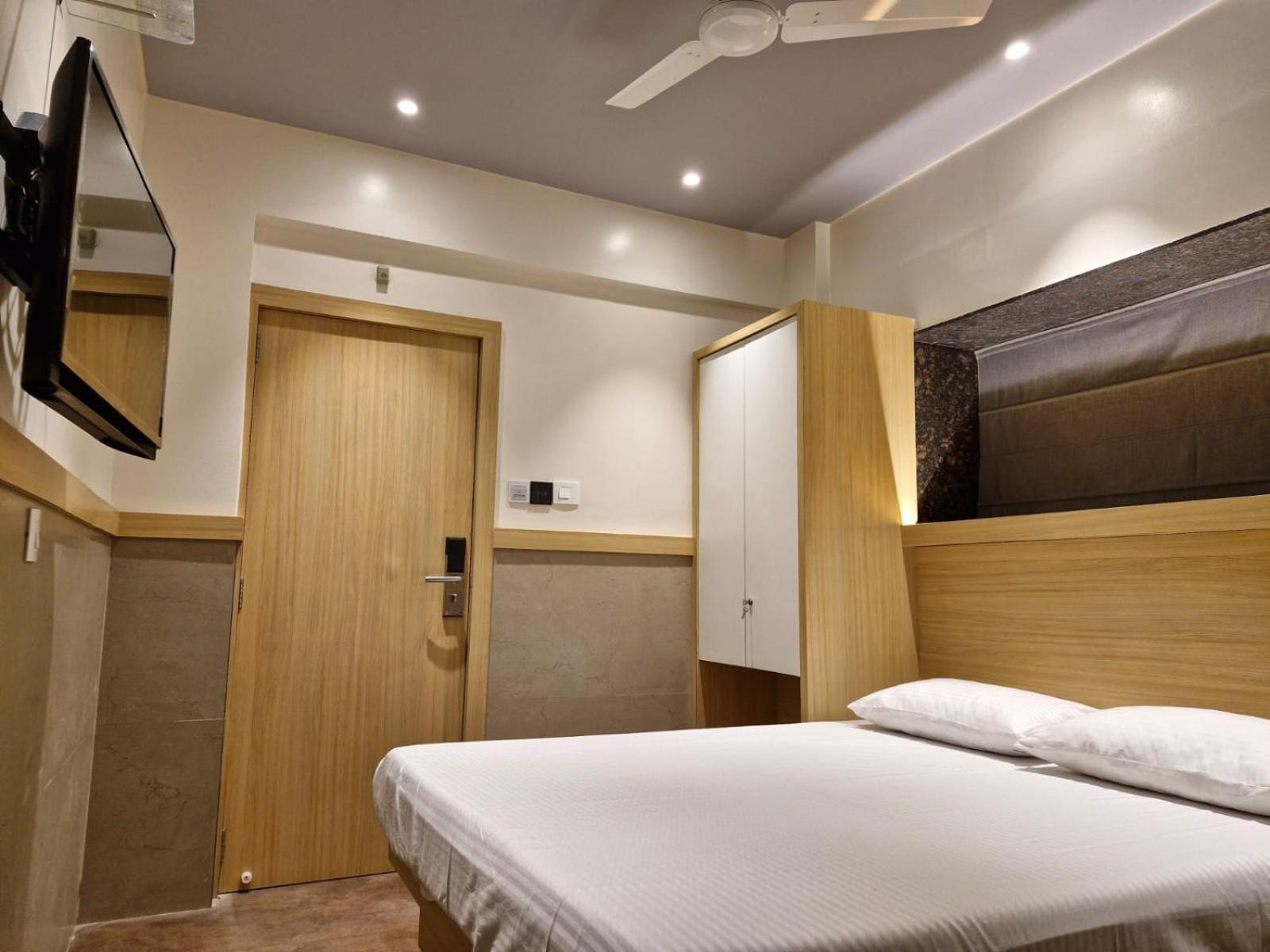 Avenue 10 Boutique Hotel Pune Exterior photo